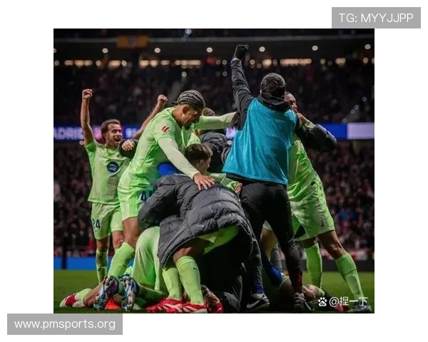 裁判争议与冲刺阶段发力带队完成惊天逆转震撼全场 裁判争议与冲刺阶段发力带队完成惊天逆转震撼全场